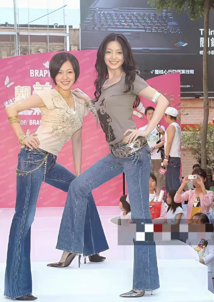 不得不说，大小S的颜值和身材着实出众，远超普通人。怪不得她们从小就能出道，毕竟能