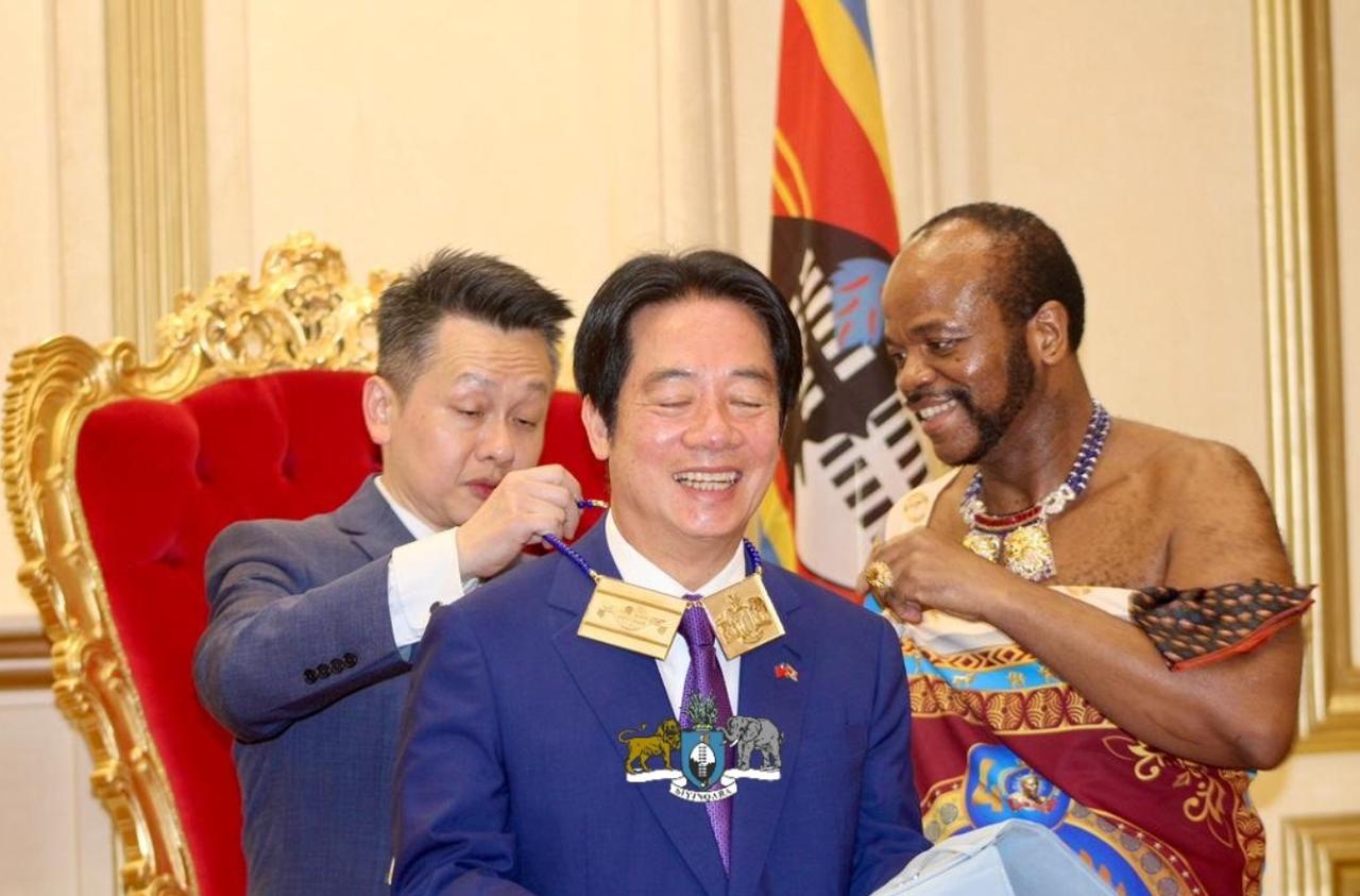 赖清德彻底翻车！赖清德此前费尽心思的外交表演，如今彻底沦为一场笑话。仅仅一个多月