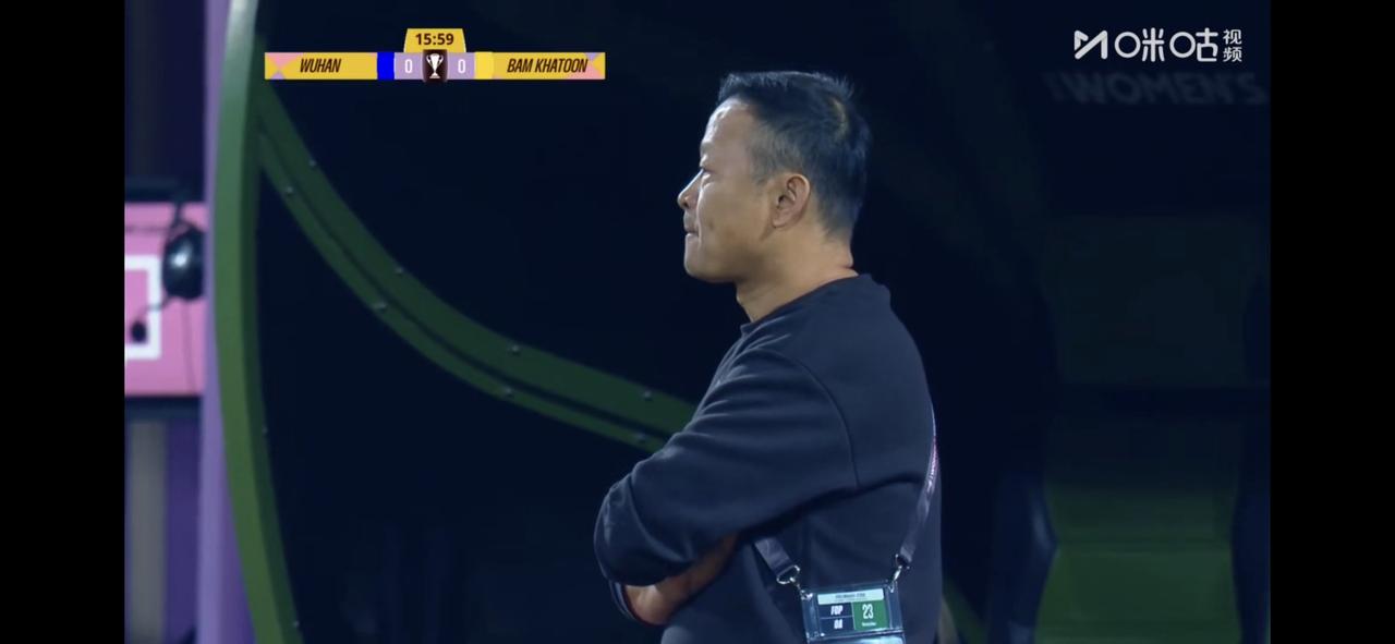 4:0武汉女足以小组第一晋级八强王霜、姚伟、吴海燕、刘艳秋全部轮休武汉女足外