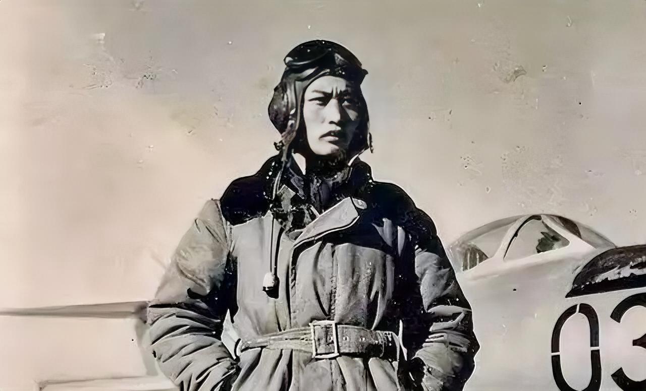 1945年秋，日本空军大队300多人被八路军俘虏，一个少佐大胆指着伍修权腰间：“