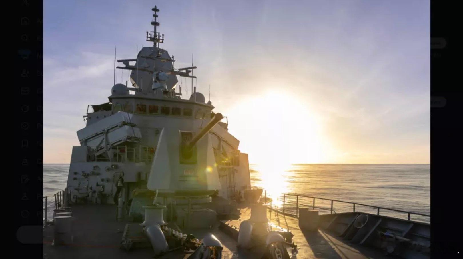 路透社2月22日悉尼报道，澳洲政府消息人士透露，一艘澳大利亚军舰于周五和周六通过