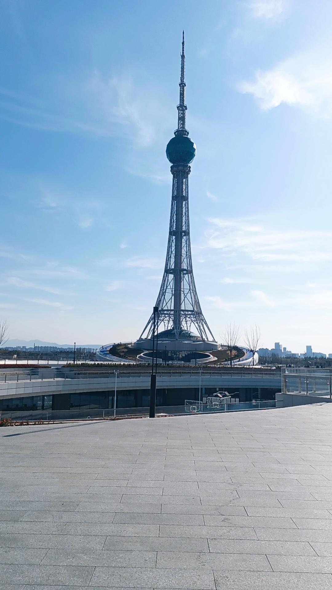 如果做一个古代昏君排行榜，汉灵帝刘宏绝对能排进前十。昏归昏，不过他还是很有经济