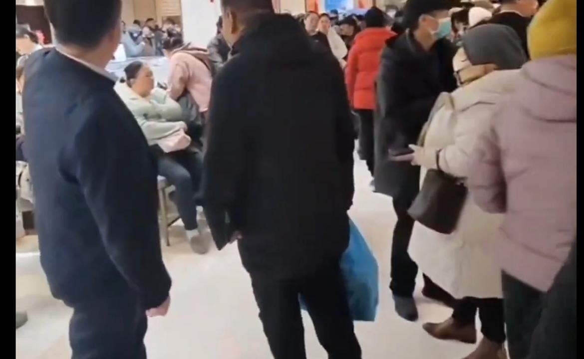 北京菜百四楼黄金购物体验：像买菜一样轻松？