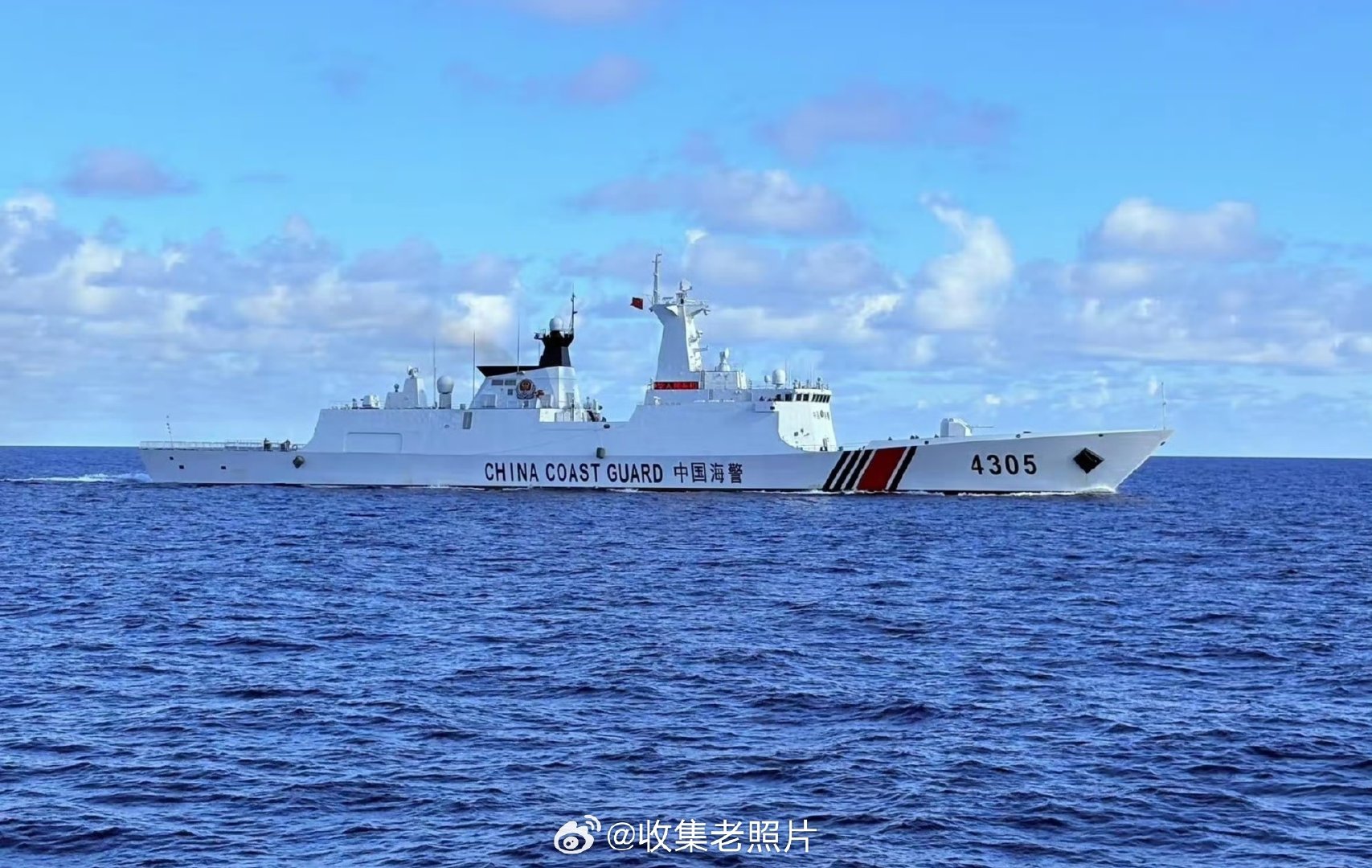 黄岩岛，菲律宾女记者视角下的海警船。还是第一次见，中国海警船真帅！[玫瑰]​