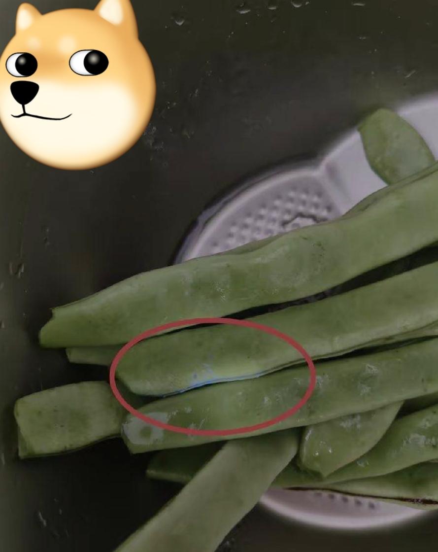 太吓人了！现在买菜真得瞪大眼睛了。​今天去市场买了2斤芸豆，5元一斤，回来准备