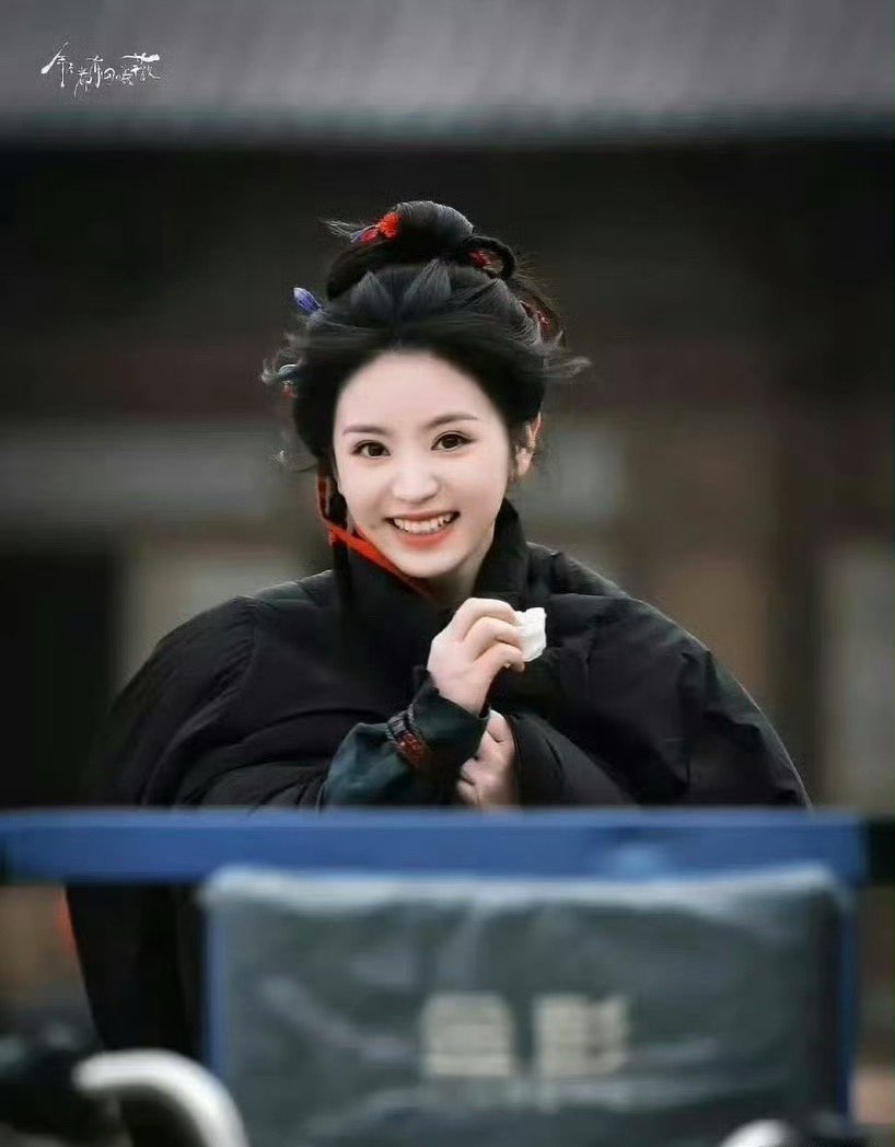 田曦薇没有刘海的样子，简直和邢菲一模一样啊