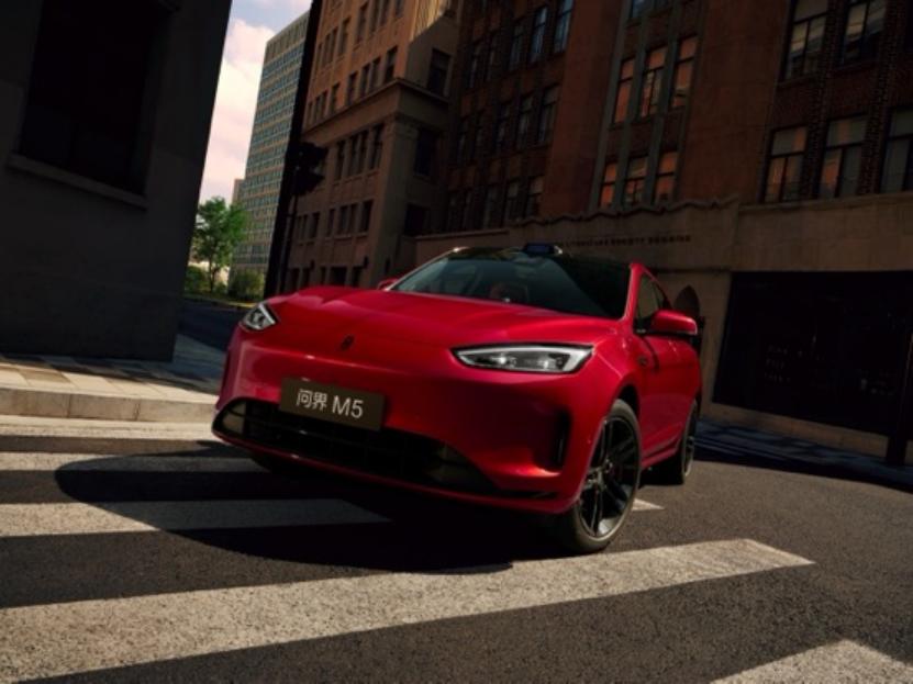 问界新M5Ultra对比特斯拉ModelY，谁是真正的泊车高手？对于我这种