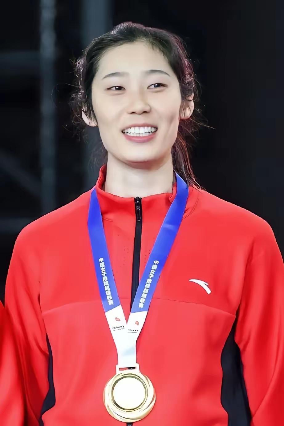 中国女排3-2复仇泰国后，朱婷是真的没有想到，自己老搭档惠若琪竟然因一番话大赚口
