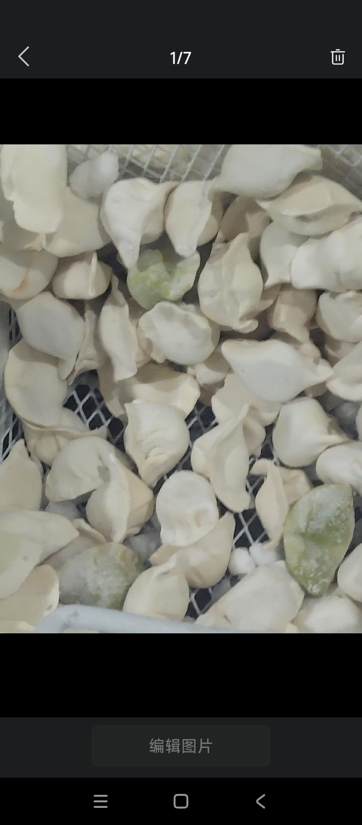 这得有多讨厌婆婆，才把婆婆包的几百个饺子拿去丢进垃圾桶里面。今天我听一位师友说她