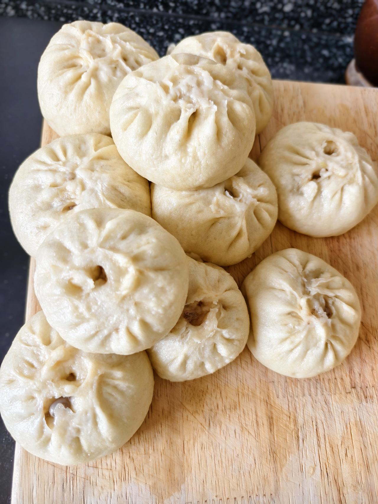 退休后很多人不吃晚饭，也有不少人不吃碳水，拒绝吃包子饺子面条馒头米饭。我也试过