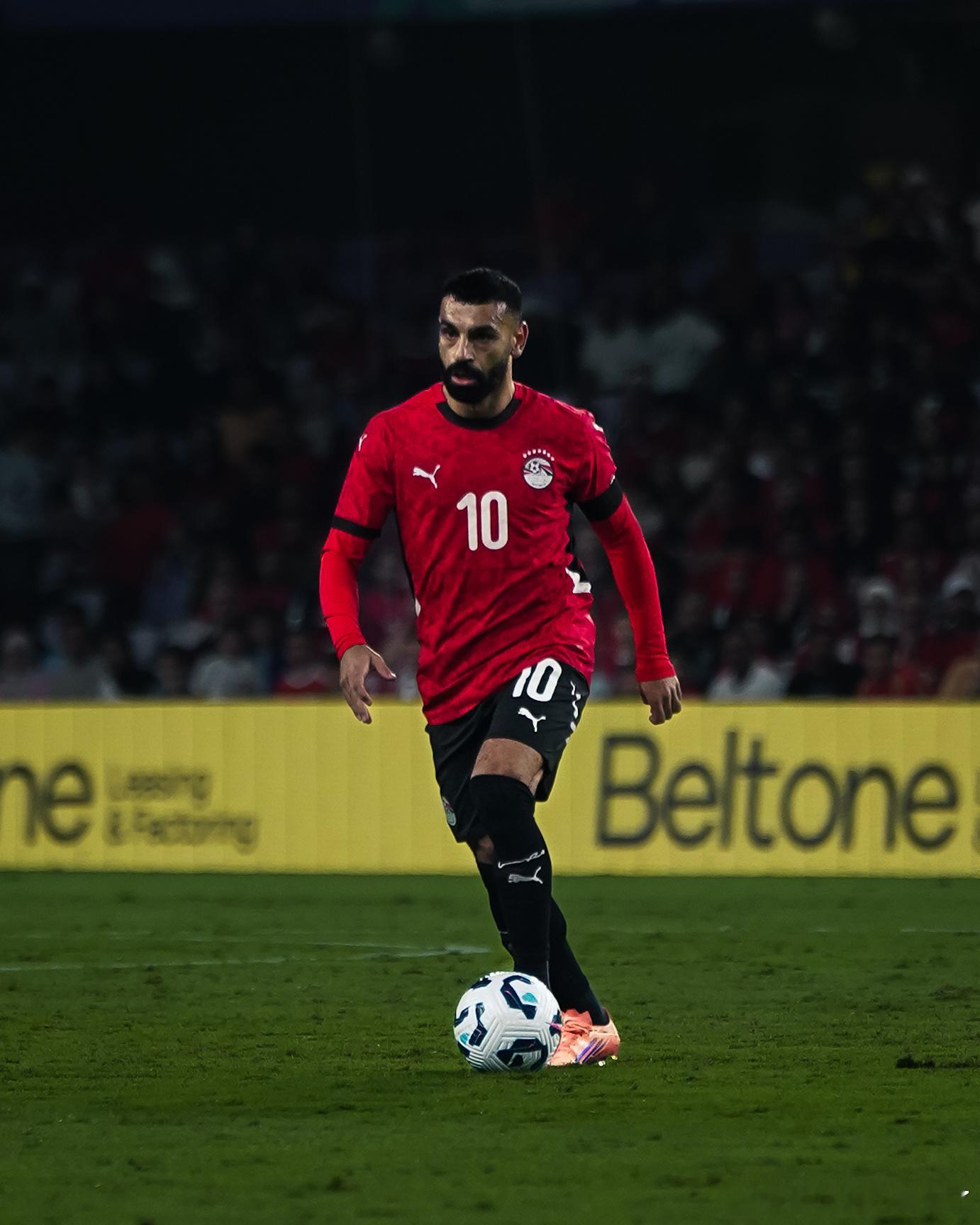 利物浦回声报记者戈斯特表示利物浦与埃及足协关于萨拉赫何时放行参加下月在摩洛哥举行