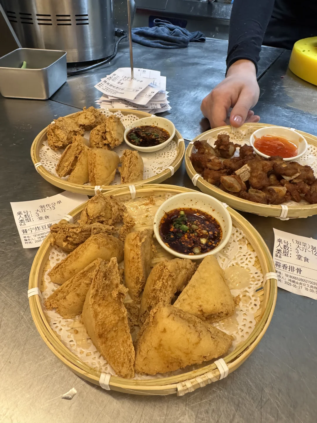 确实是南京数一数二的潮汕鸡煲！！！ 看完《给阿嬤的情书》就来吃同款鸡煲...