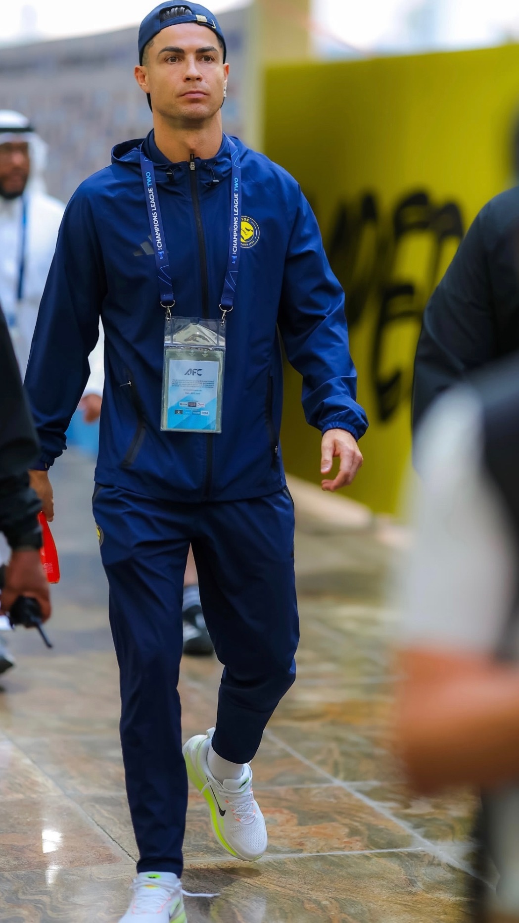 这谁拍的。。。给拍成五五身材了