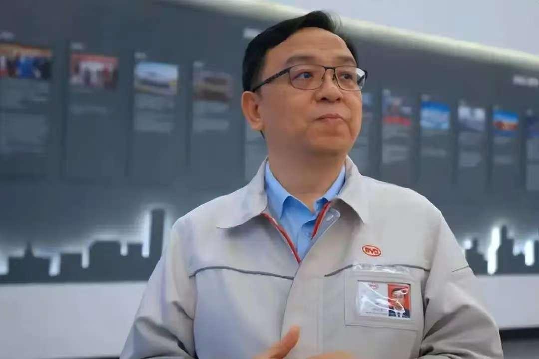 刚刚！王传福首度回应比亚迪销量下滑！比亚迪董事长兼总裁王传福表示，今年比亚迪国