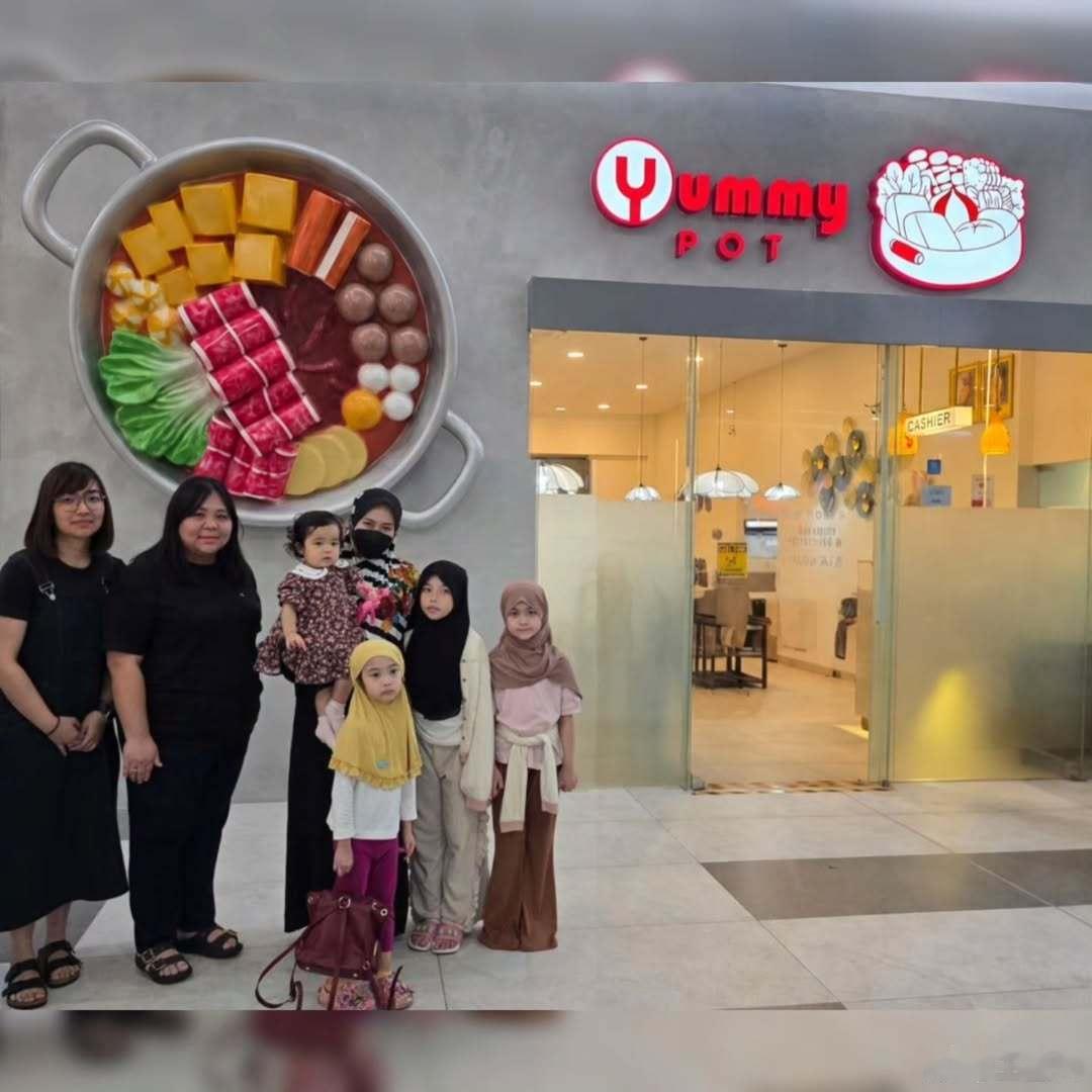 文莱王室🇧🇳7月28日，拉比雅图王妃和四朵金花在YummyPot餐厅吃饭