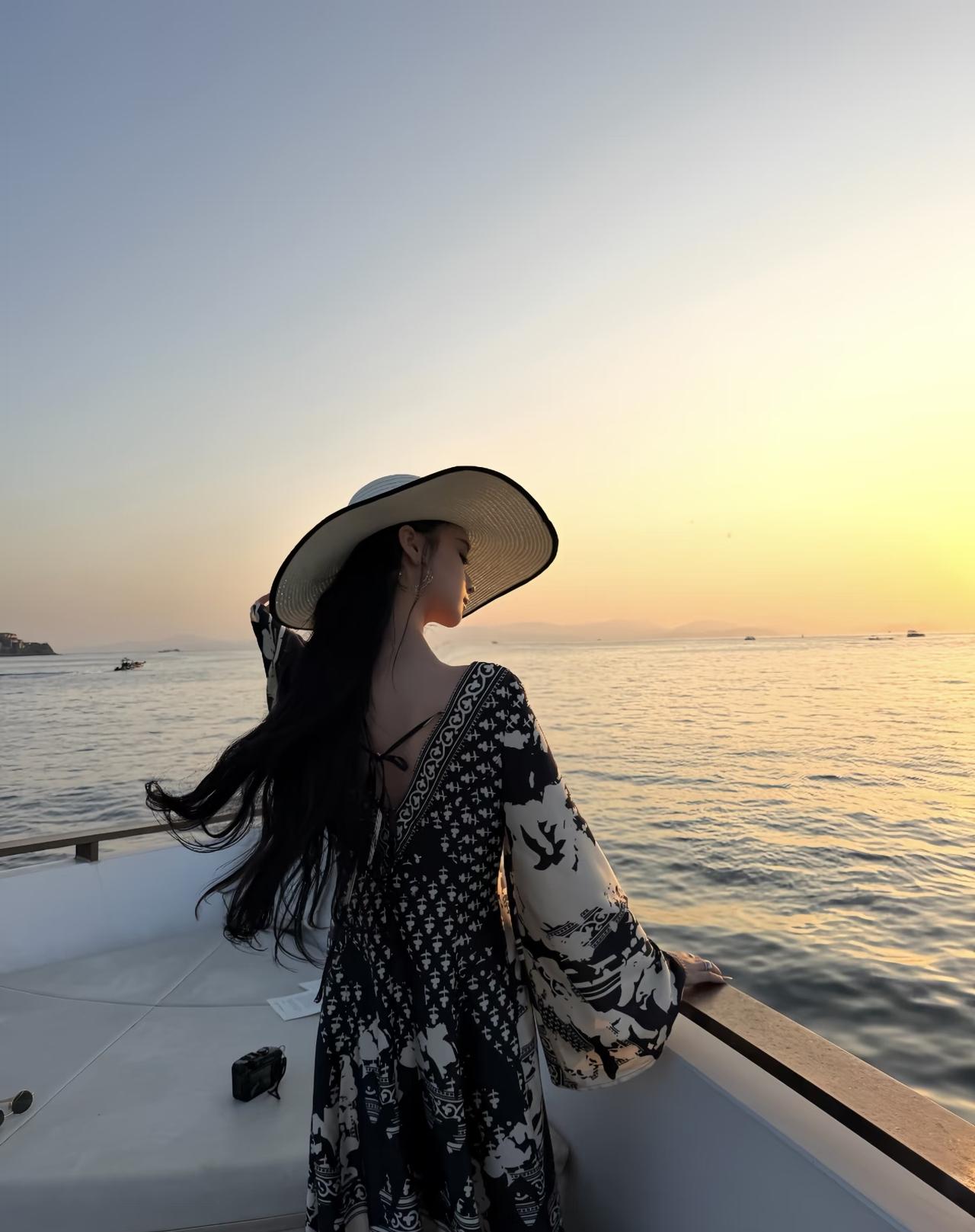 昨天和朋友吃饭，聊起她妹妹的事。小姑娘刚谈了个男朋友，整天患得患失，动不动就