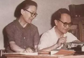 1997年3月4日，86岁的杨绛看着病床上弥留之际的女儿，轻声低语道：“宝，安心