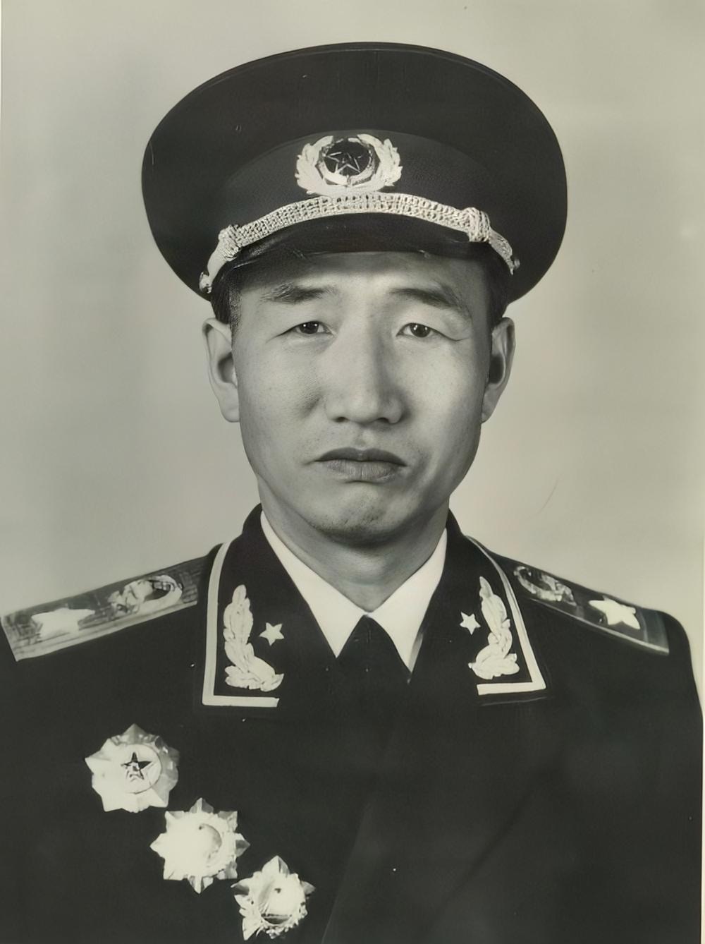徐向前和陈毅是两位交集不多的元帅。从土地革命战争时期，到解放战争时期，他们从来没