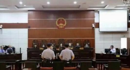 湖北黄石，一个大哥买了盒“伟哥”，吃完毫无反应，怀疑是假药。他没选择退货，反而冲