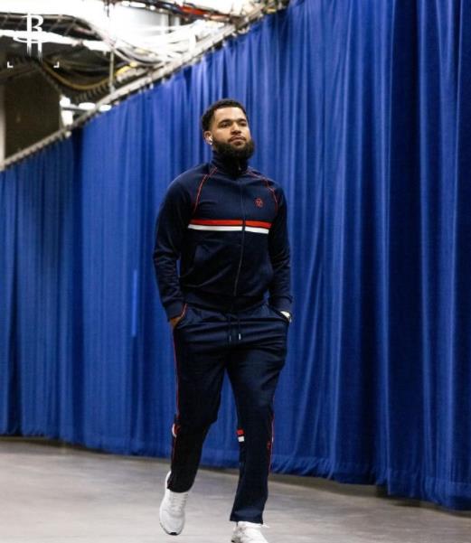著名的篮球媒体ESPN认为火箭队会在选秀大会当中摘下一位中锋和一位前锋。为什么火
