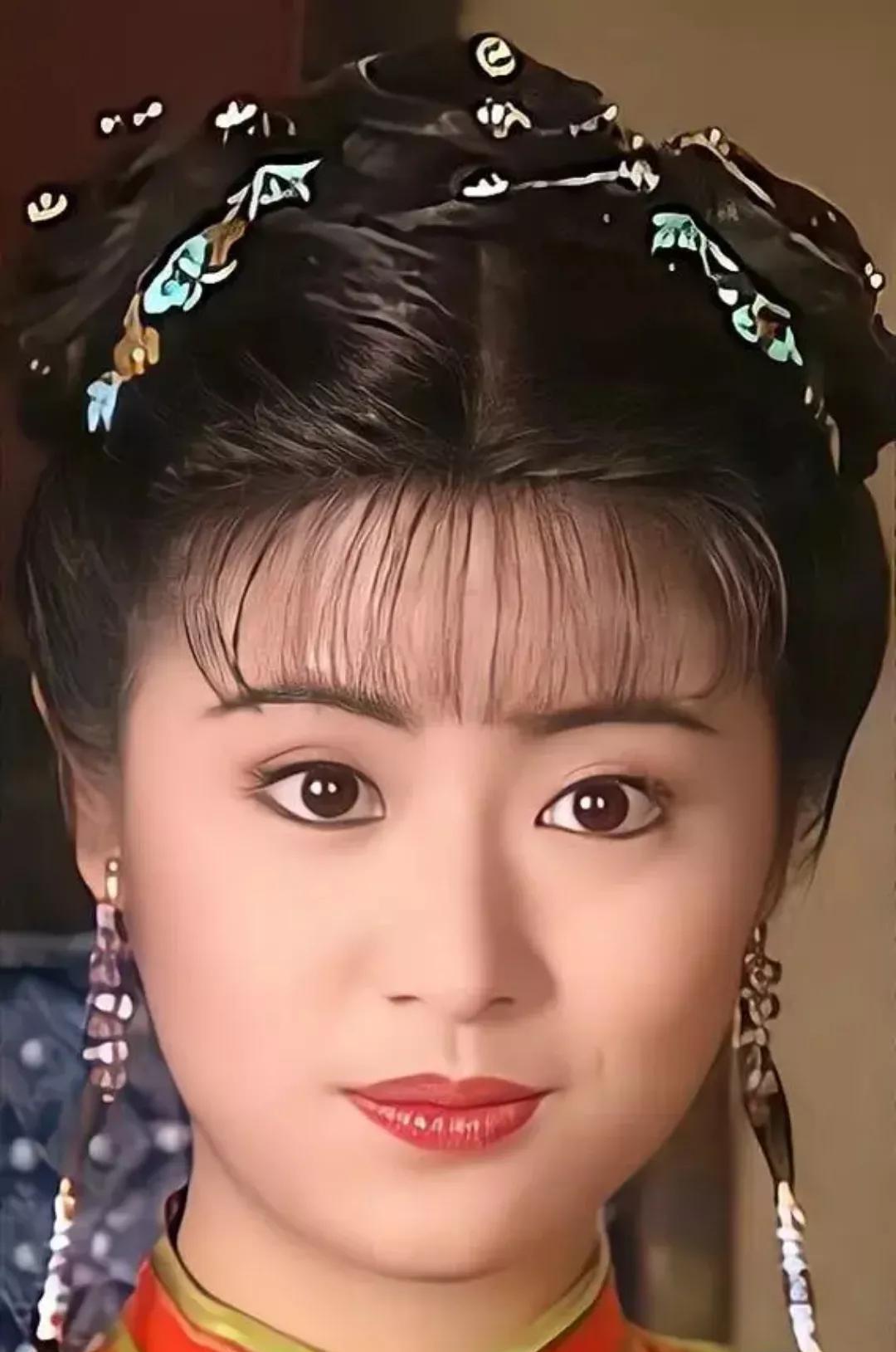 单看这两张照片，马伊琍版的紫薇一点也不比林心如差啊！林心如版的演的有点小家子气