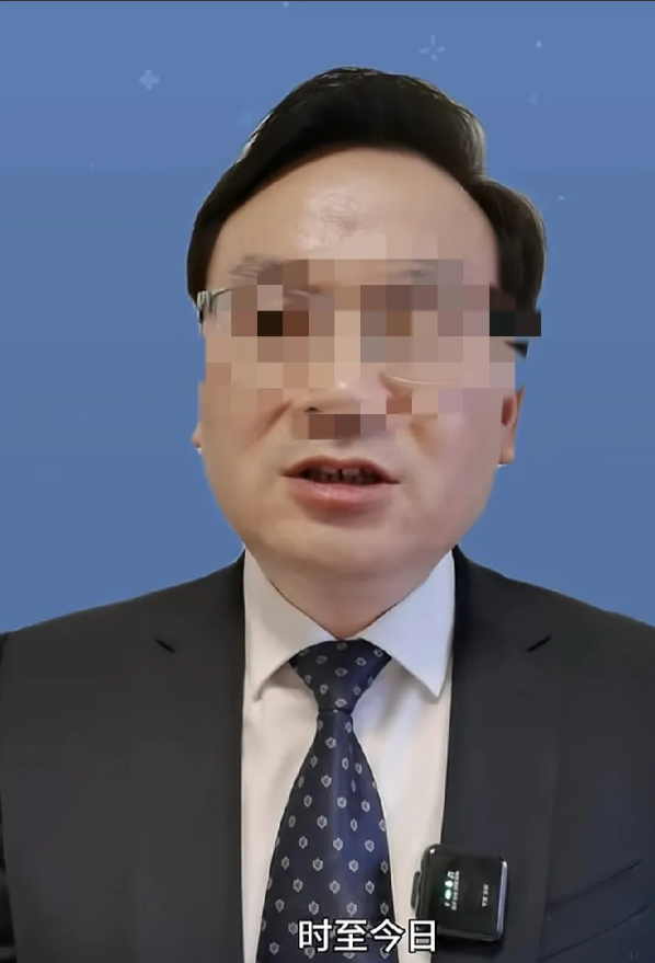 咋回事？董宇辉又成了众矢之的了？又一位大咖跳出来，指责董宇辉和他的粉丝，说曾经