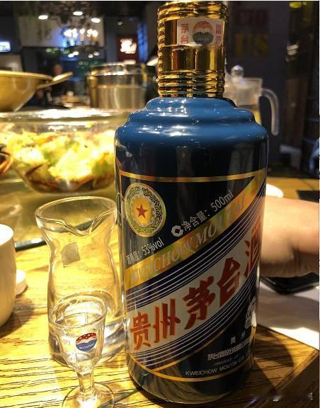 在北京混了很多年的朋友回到老家，一次酒醉后问我：“为什么我不请客，就没有酒局了