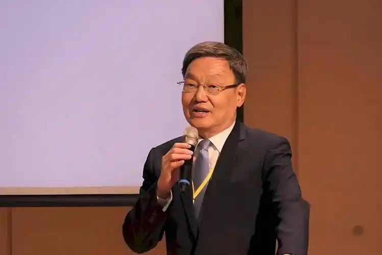 彻底摊牌！台湾前高官当众发飙，直接扯下民进党遮羞布：得罪大陆14亿人，绝对死路一