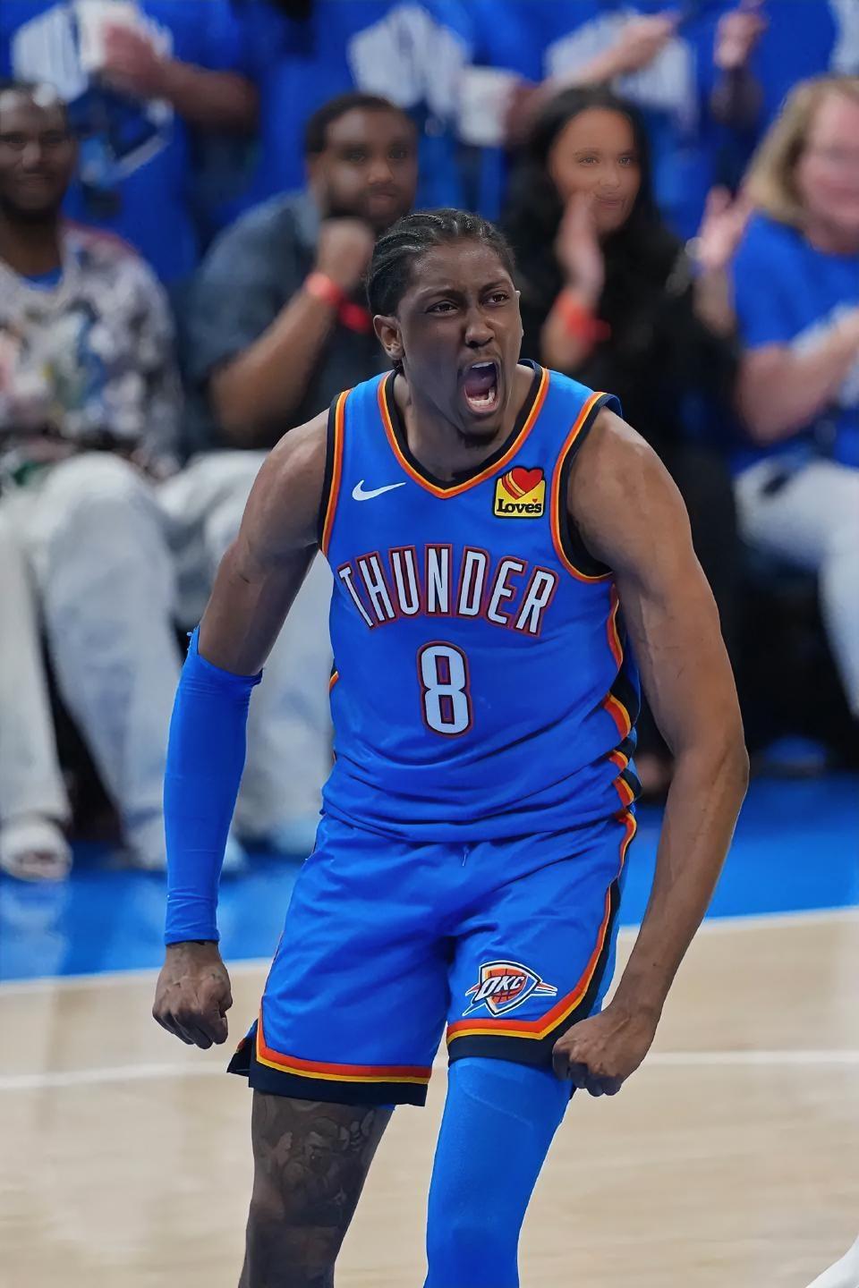 雷霆二当家杰伦威堪称进攻天才！在今日雷霆主场对阵火箭的季后赛首轮第二场比赛中，半