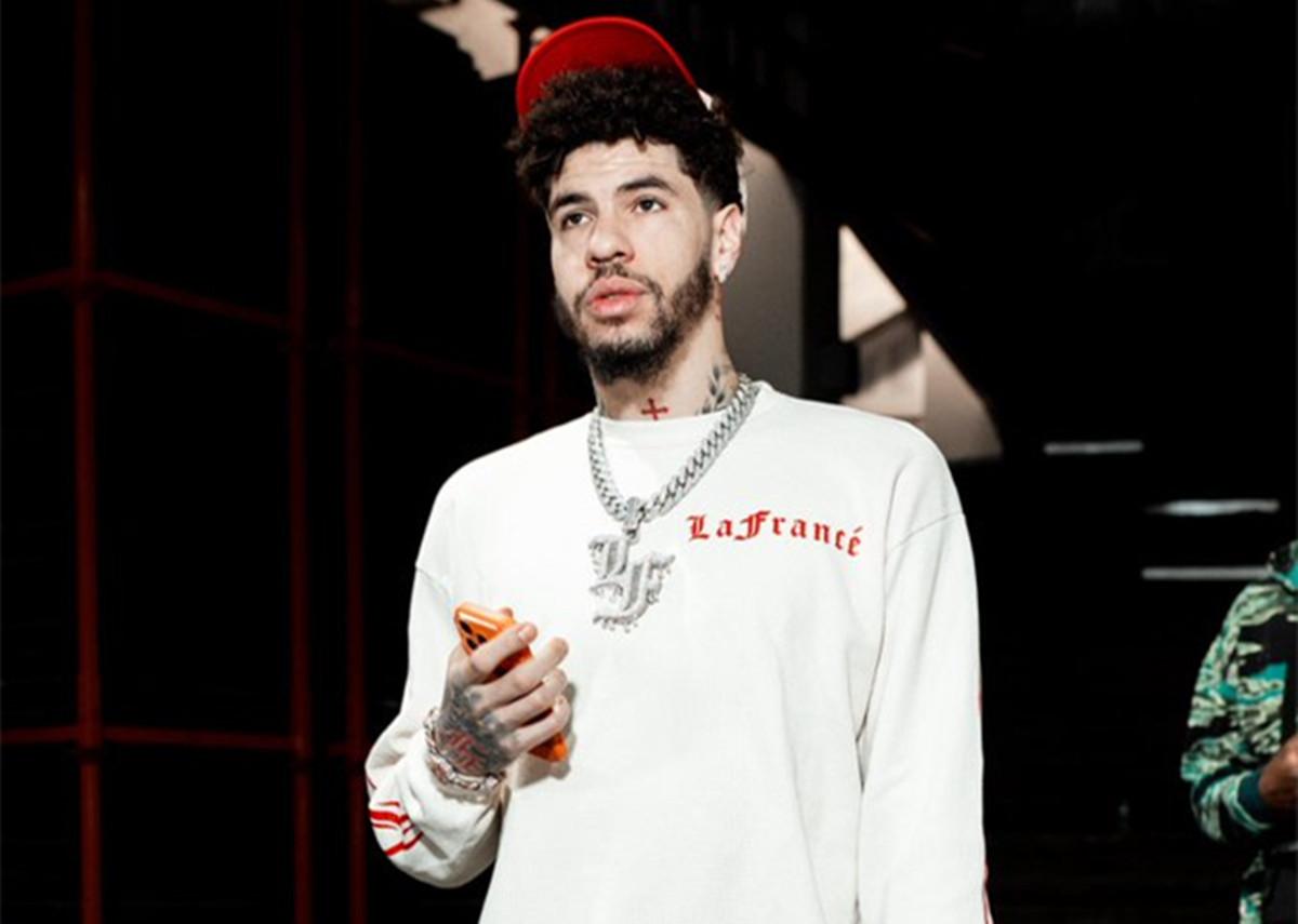 两名后卫对比，完美诠释黄蜂半场37-68落后最主要原因北京时间4月18日，黄蜂