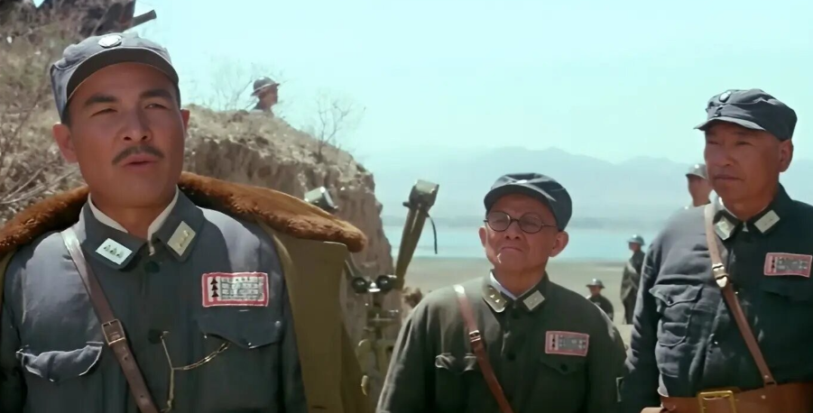 1938年1月24日，韩复榘被特务枪杀。老蒋训斥戴笠：“怎么向头部开枪了，韩向方