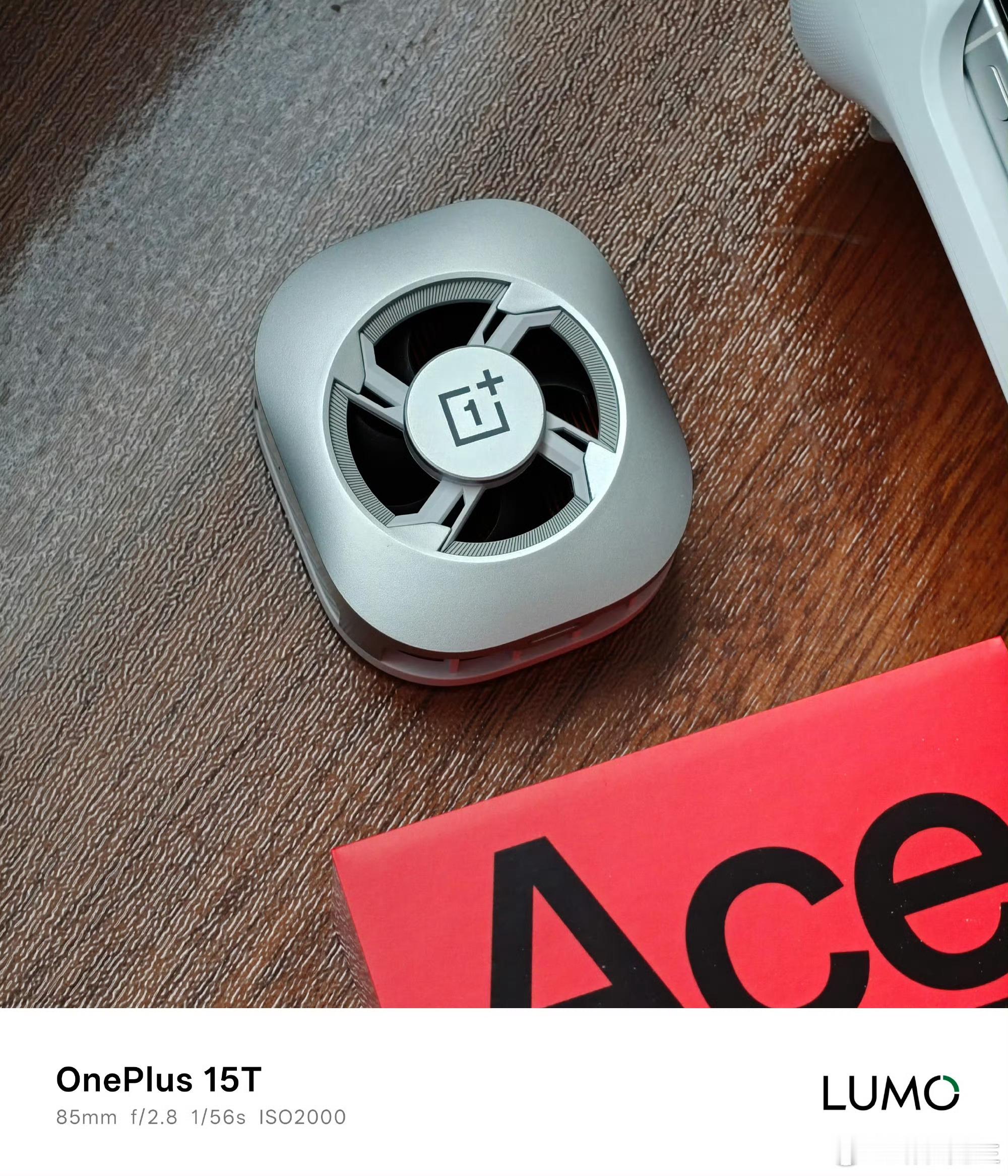 一加Ace6至尊版虽然手机使用了天玑9500处理器，性能已经是顶峰了，但一加还是