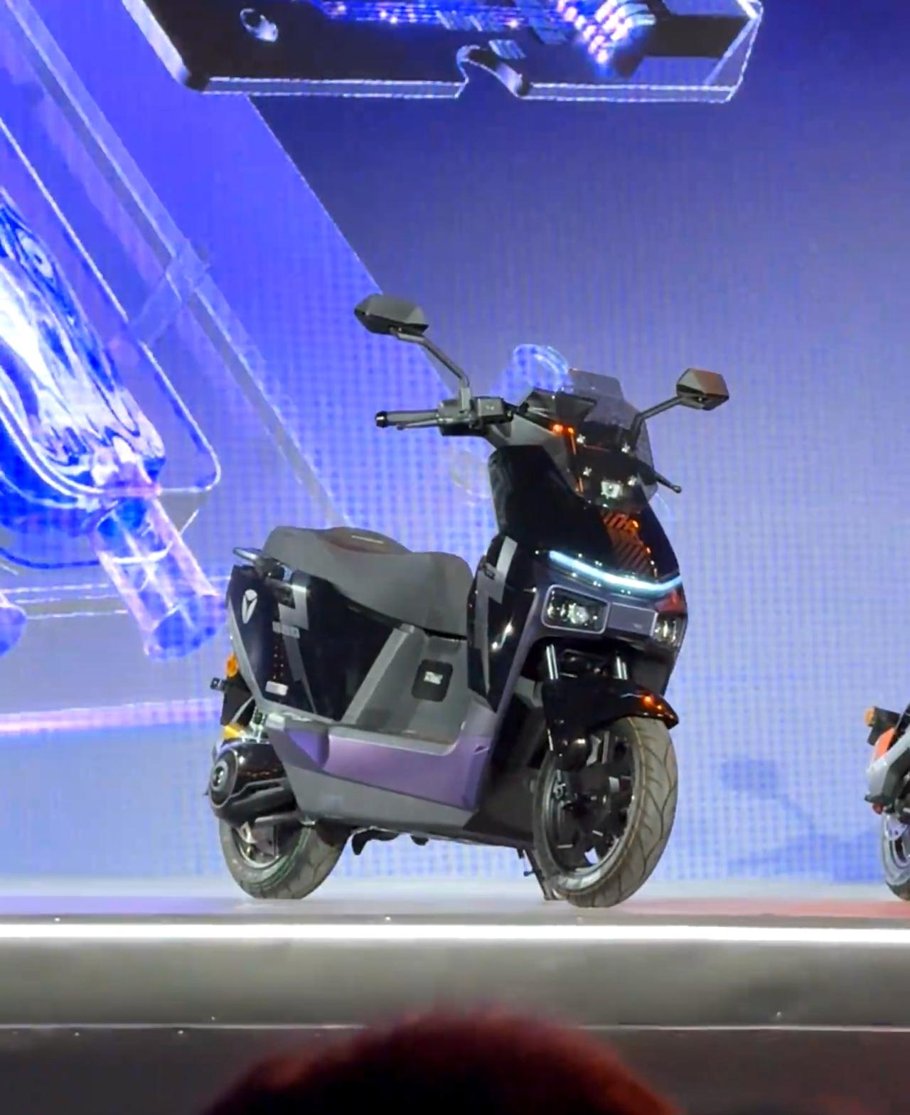 雅迪深圳发布会太炸了！星舰1S80直接把智能电动车卷出新高度。Al交互、自动生成