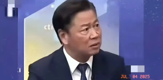 台湾时事评论员赖岳谦：“以中国现在这个情况没有完成统一，我觉得很不正常。”赖