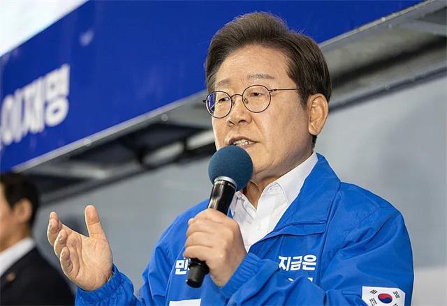 李在明只是找文在寅见面，韩国国民力量党痛批了：他在作秀。一顿午饭的功夫，反对