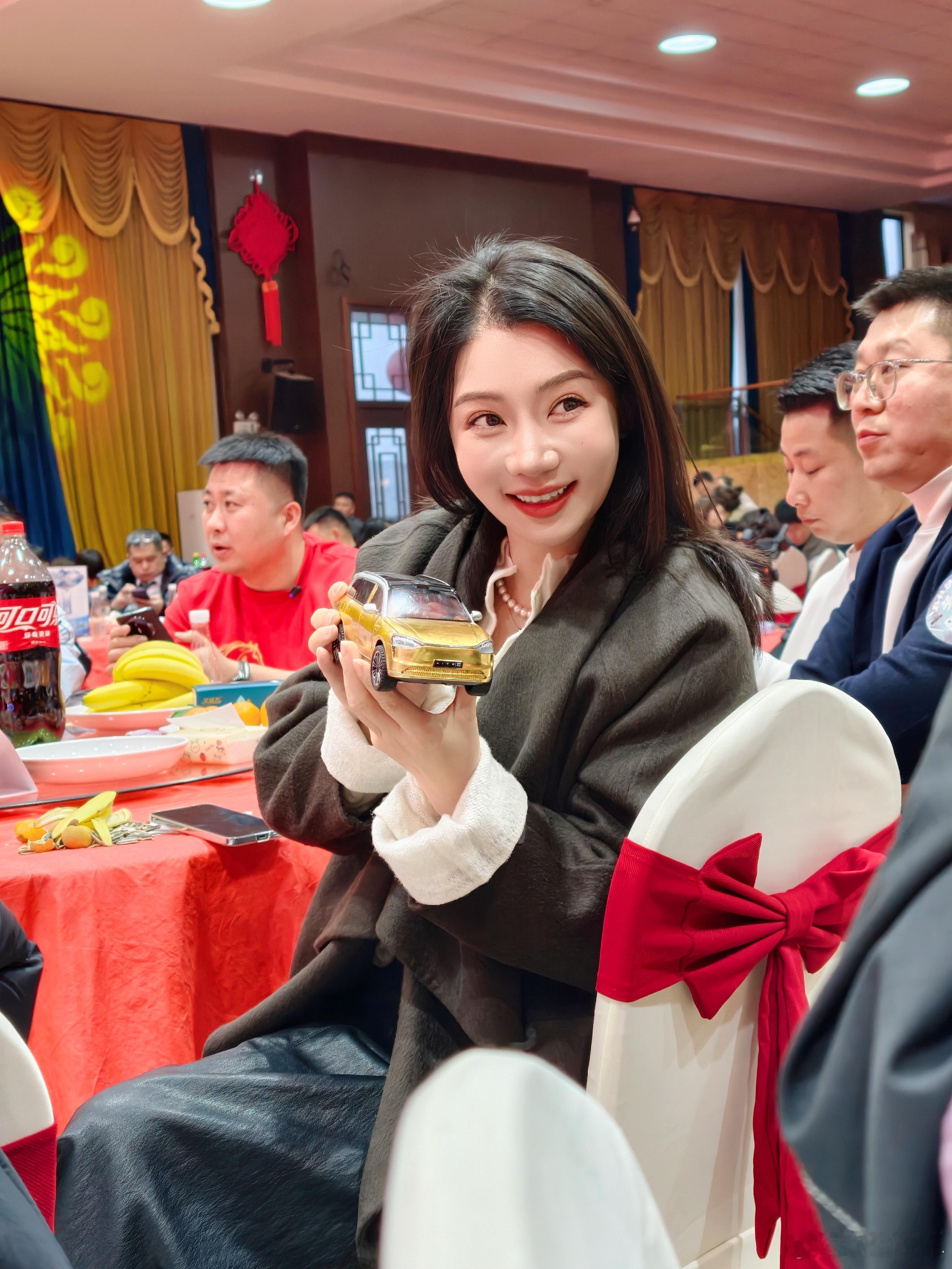 摸到小金车啦手感满分，重量满分问界m9我和汽车的日常