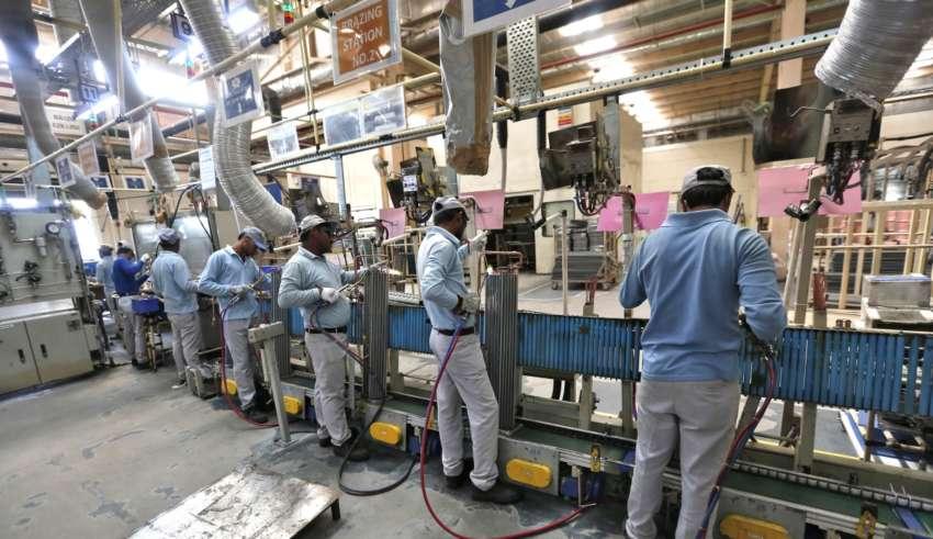 印度玩大了遭惨烈反噬！超170亿美元逃走成亚洲最差，给中国送上神助攻！新华社