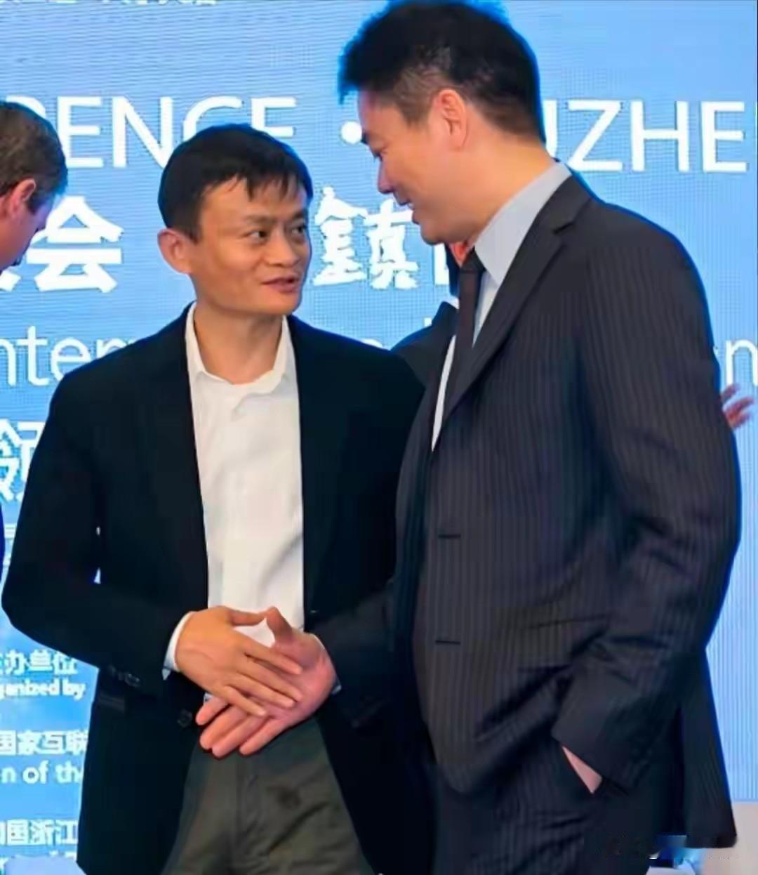 刘强东够实在的，人家投AI都讲星辰大海，他先琢磨的是“我家55万兄弟以后咋整