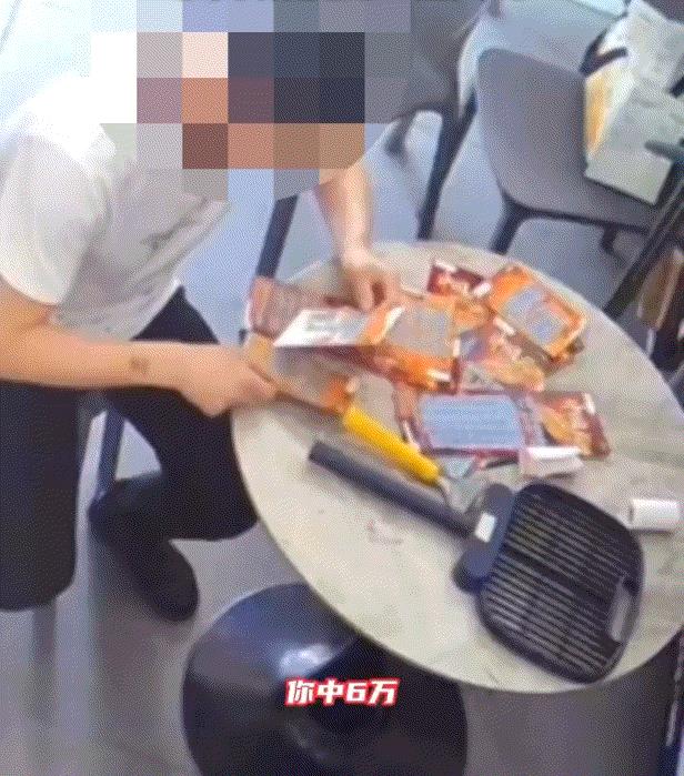 无奈。江苏，一男子到彩票店买刮刮乐刮奖，期间男子刮到一张600元的奖票，但当其拿