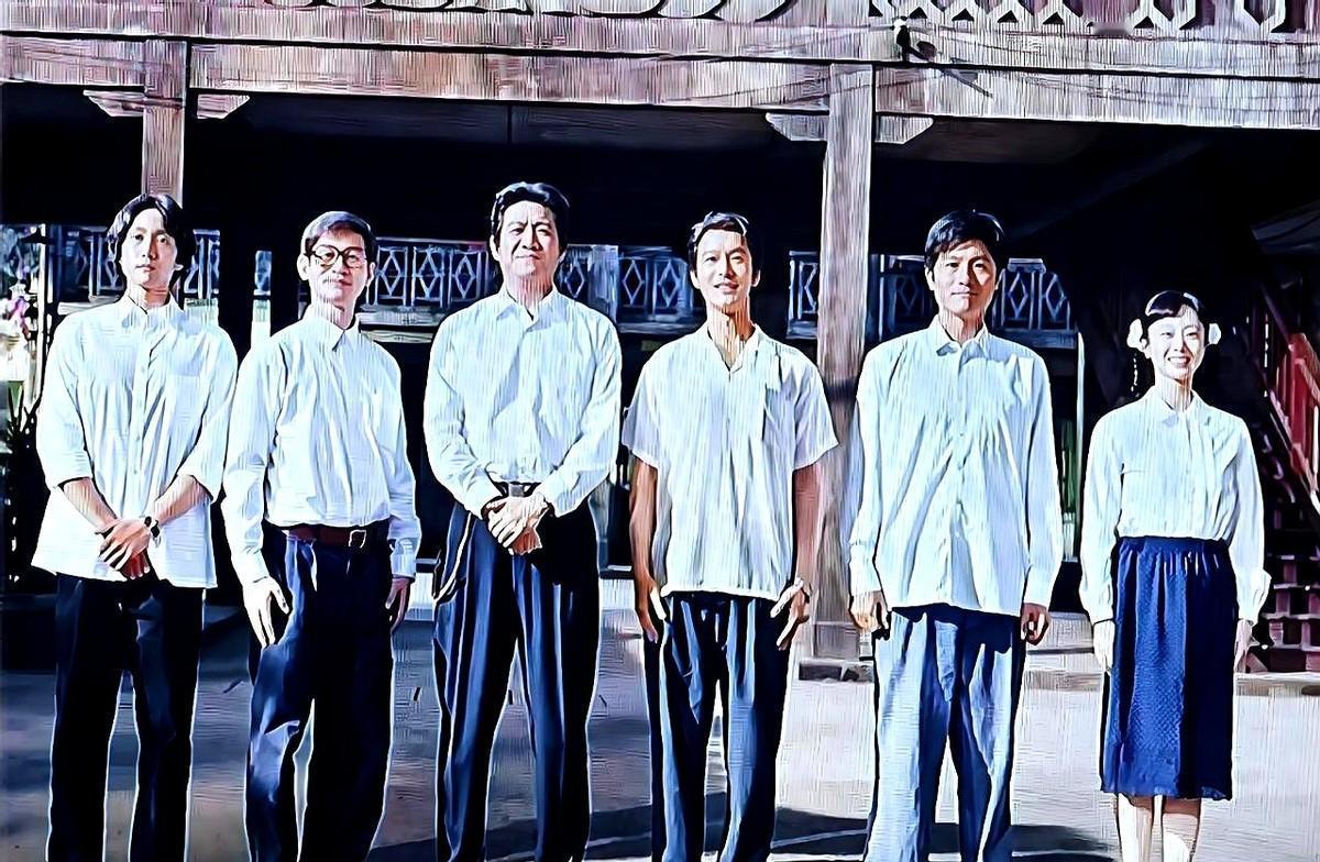 黄晓明终于不踮脚了站在179和183中间他第一次没去够那个数字