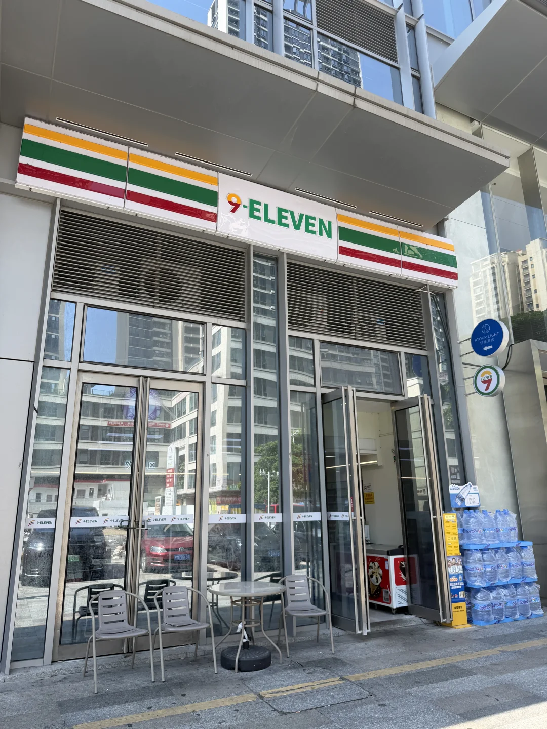 深圳坂田和北站附近，以假乱真的7-11，其实是9-11，但不是那个9-11