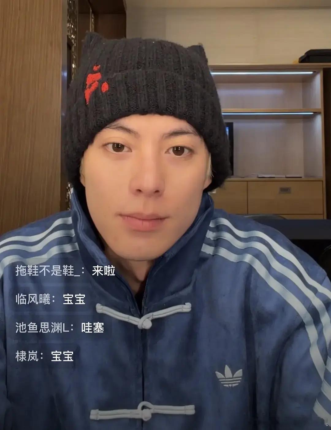 王鹤棣、何与穿同款衣服，谁赢了？