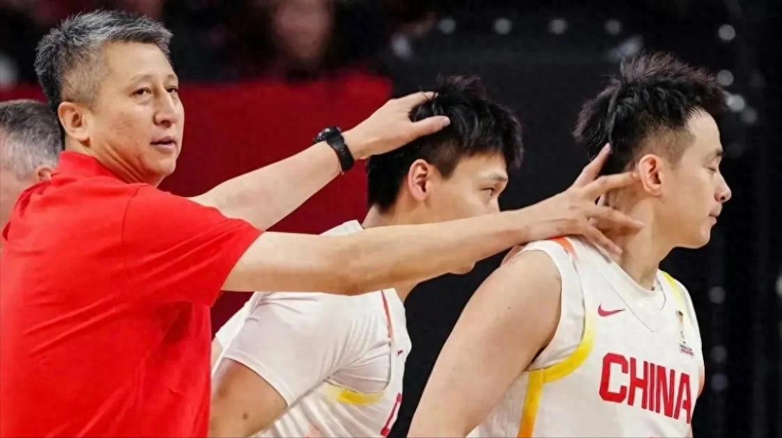 中国男篮这场仗打得太解气了！ 在所有人都不看好的绝境下，小伙子们硬是从日本队