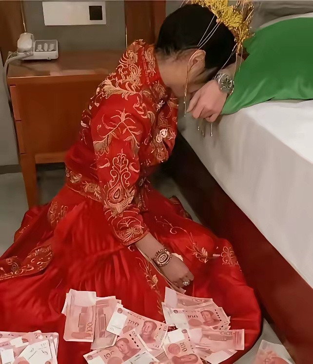 长沙现场悔婚事件:男方掏空父母积蓄还四处借钱，婚房首付、酒席全部一力承担。接亲时
