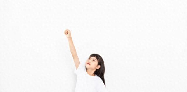 孩子比同龄人矮？90%家长踩过坑！儿科专家揭秘：错过3个黄金期，孩子可能永远矮