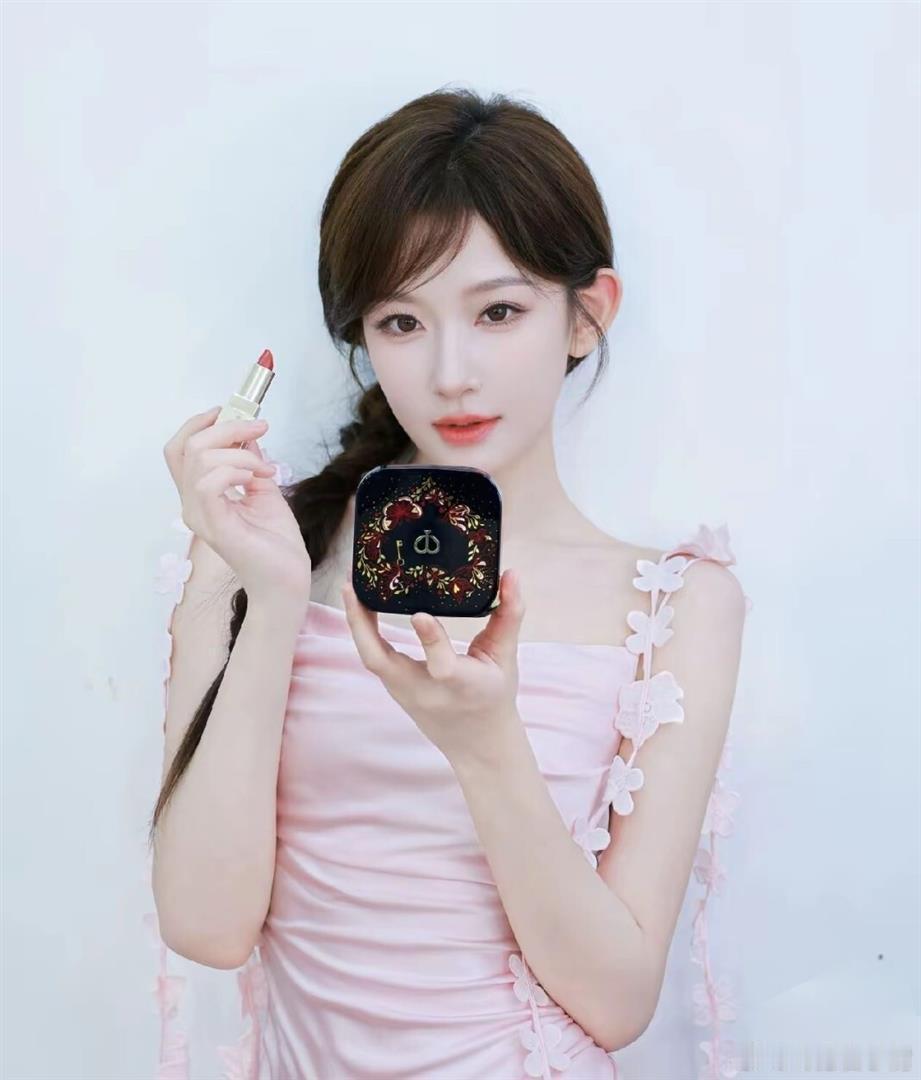 短剧一姐宝座易主！韩雨彤第7，翟一莹第2，榜首1064万断层碾压全场！