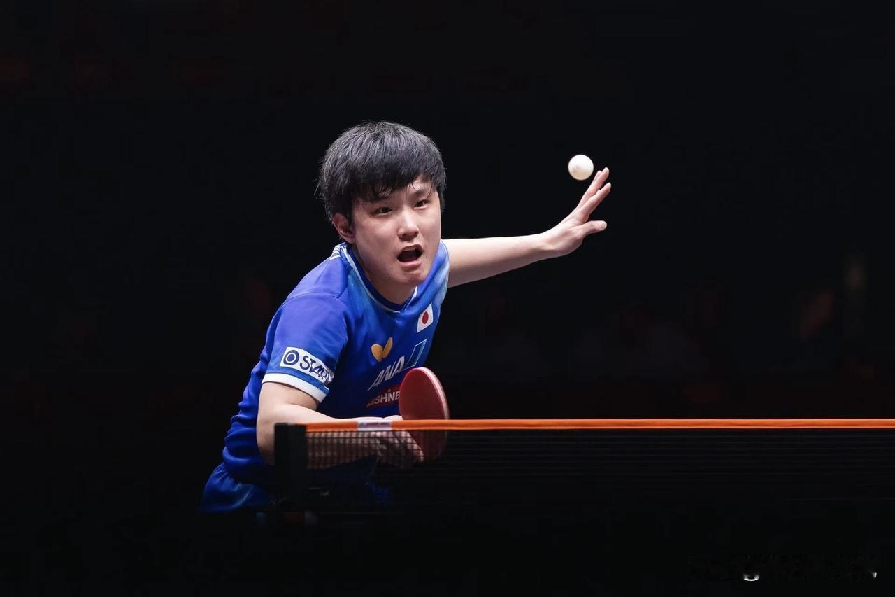张本智和日本一哥位置即将不保，未来处境举步维艰。随着张本智和美国大满贯遗憾止