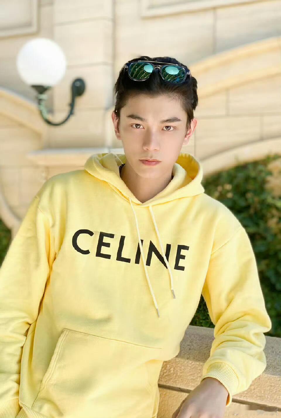 丁禹兮不是我吹～丁禹兮穿黄色YYDS💛谁说现代装不好看了，这现代装可太棒了