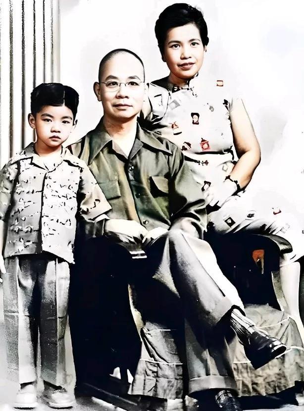 王碧奎是吴石将军的妻子。吴石1950年被枪决后，她被判9年徒刑，但后来刑期不断缩