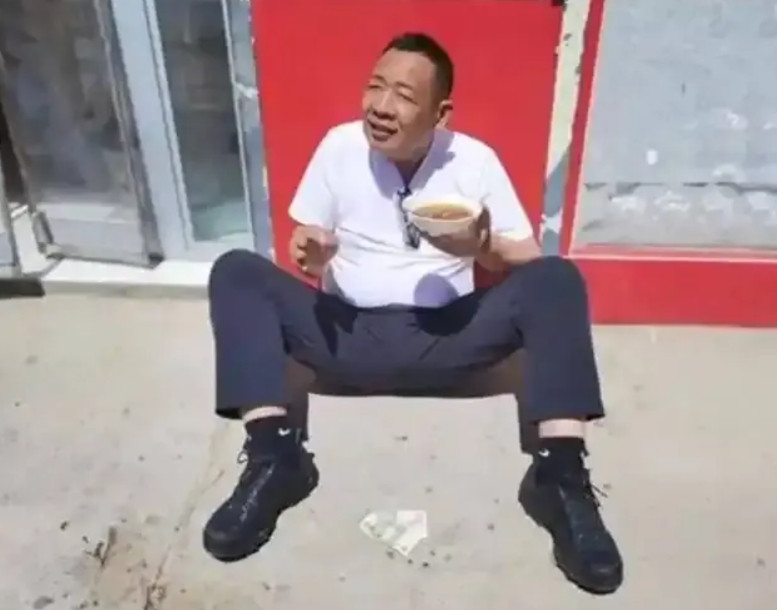 看了很多于东来的小作文，于东来力挺聂圣哲应该不是心血来潮：1、他大概率加入基